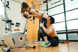 Xin ông xã đi tập gym, vợ yêu vụng trộm với anh pt